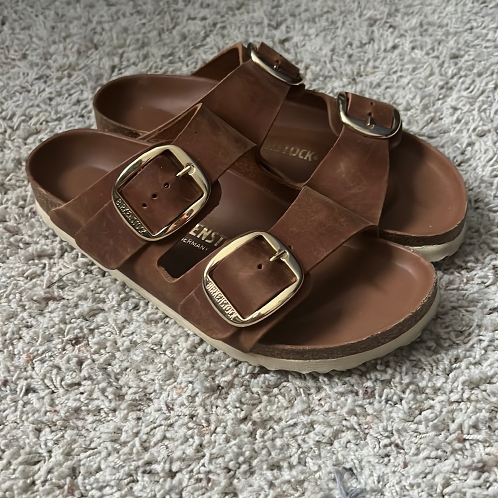GIANT BUCKLE ARIZONA SLIDES SIZE 39